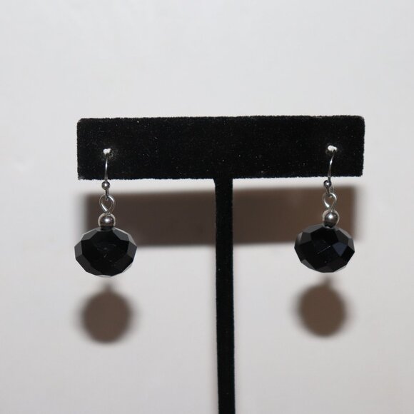 Silver and black glass beaded dangling earrings 1" - Picture 1 of 4